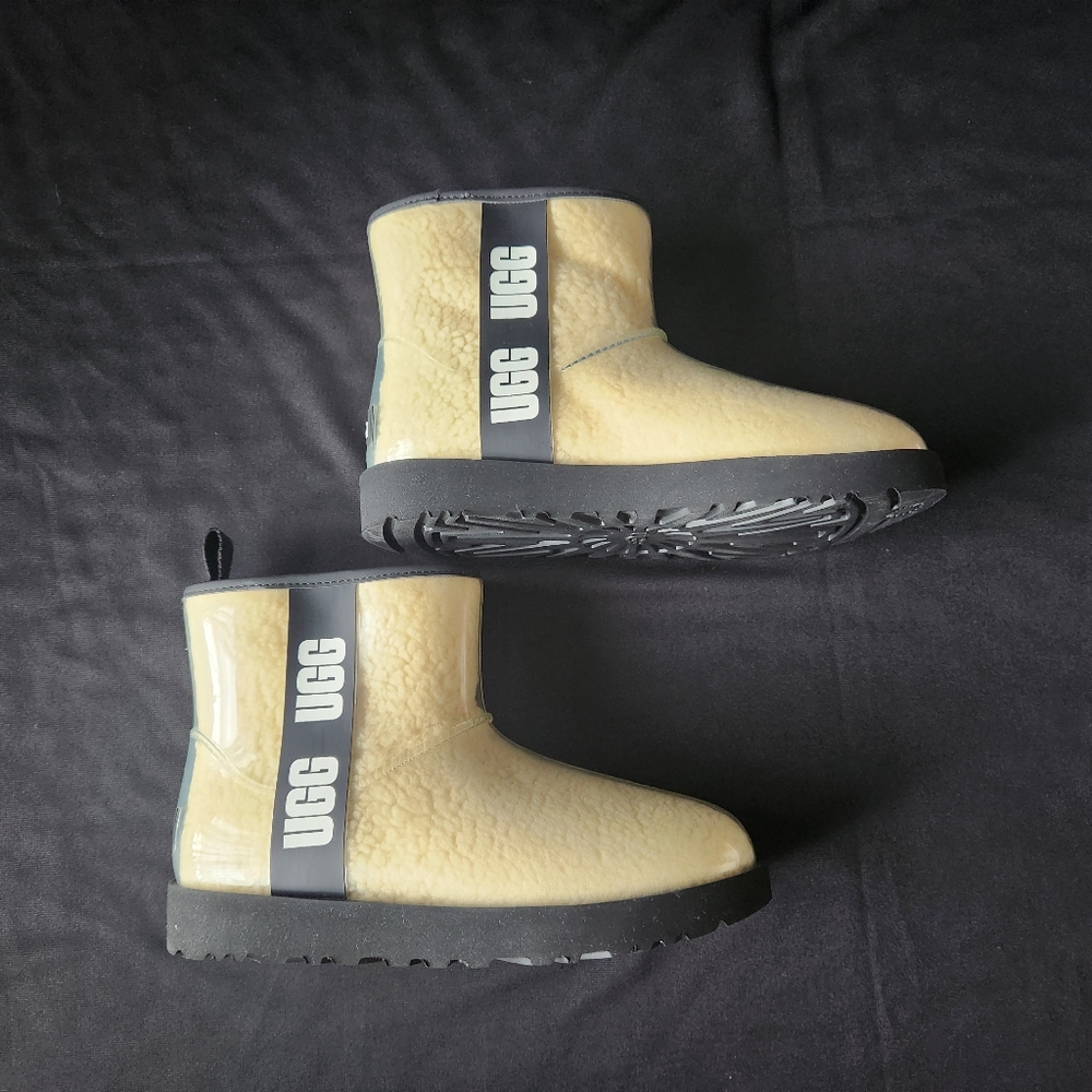 UGG Classic Clear Mini Boots Womens Size 9